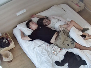 主题酒店 终于遇到一对情侣让我感受到甜蜜恋爱的感觉了 娇小的眼镜小美女实在太爱了