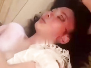 柬埔寨西港捉奸现场曝光，中国籍美女勾引人家老公，被原配带人一顿暴揍，脸都给打花了